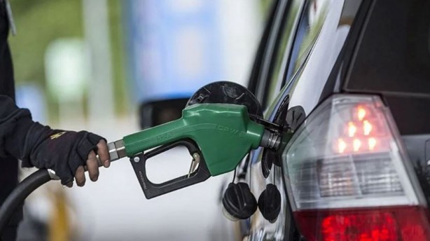 Foto - Gece yarısı fiyat göstergeleri değişti! Akaryakıtta çifte indirim