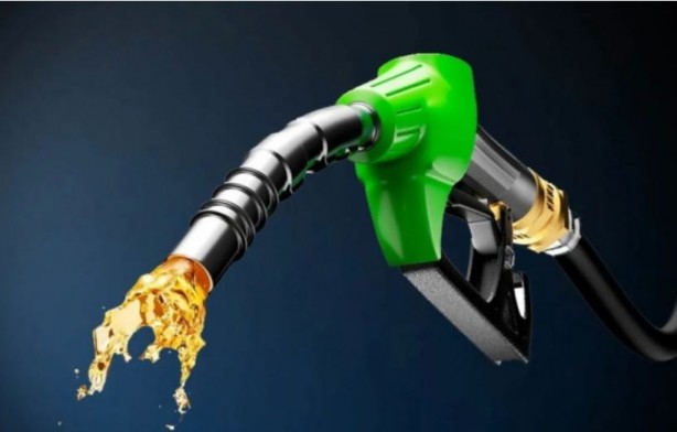 Foto - Gece yarısı fiyat göstergeleri değişti! Akaryakıtta çifte indirim