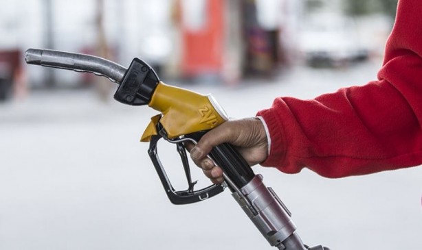 Foto - Gece yarısı fiyat göstergeleri değişti! Akaryakıtta çifte indirim