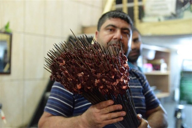 Foto - Gecede 3 ton ciğer tüketiyorlar
