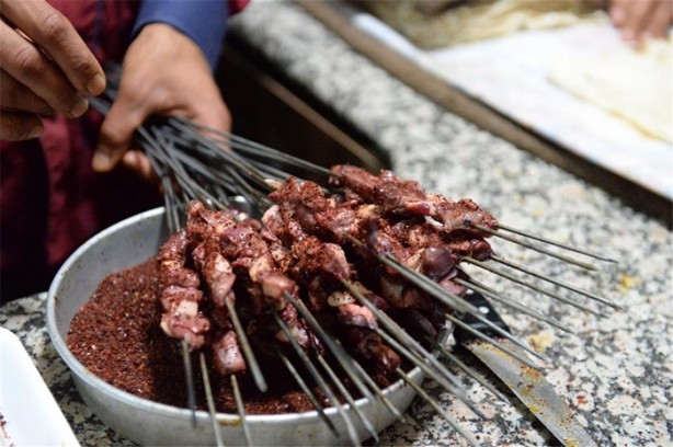 Foto - Gecede 3 ton ciğer tüketiyorlar