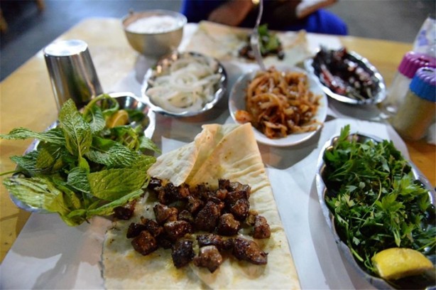 Foto - Gecede 3 ton ciğer tüketiyorlar