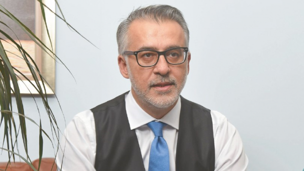 Foto - Geçen yıl Cumhurbaşkanı atamıştı! O isim, görevinden apar topar istifa etti! Hiç kimse bunu beklemiyordu