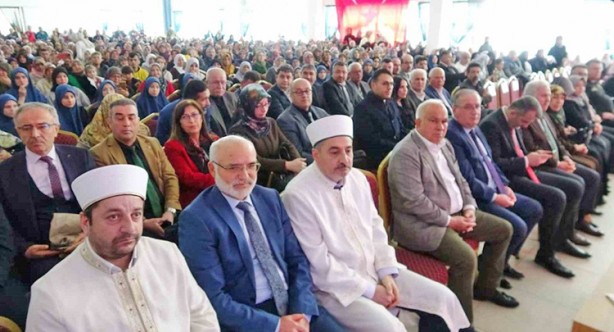 Foto - Geçen yıl yurt genelinde 13 bin 500 kişi hafızlık belgesini aldı: Mersin’de 80 hafız için icazet merasimi yapıldı
