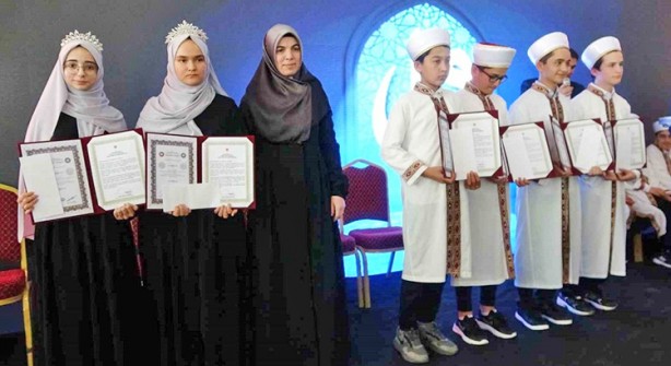 Foto - Geçen yıl yurt genelinde 13 bin 500 kişi hafızlık belgesini aldı: Mersin’de 80 hafız için icazet merasimi yapıldı