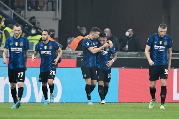 Foto - Gecenin derbisinde gülen taraf Milan oldu