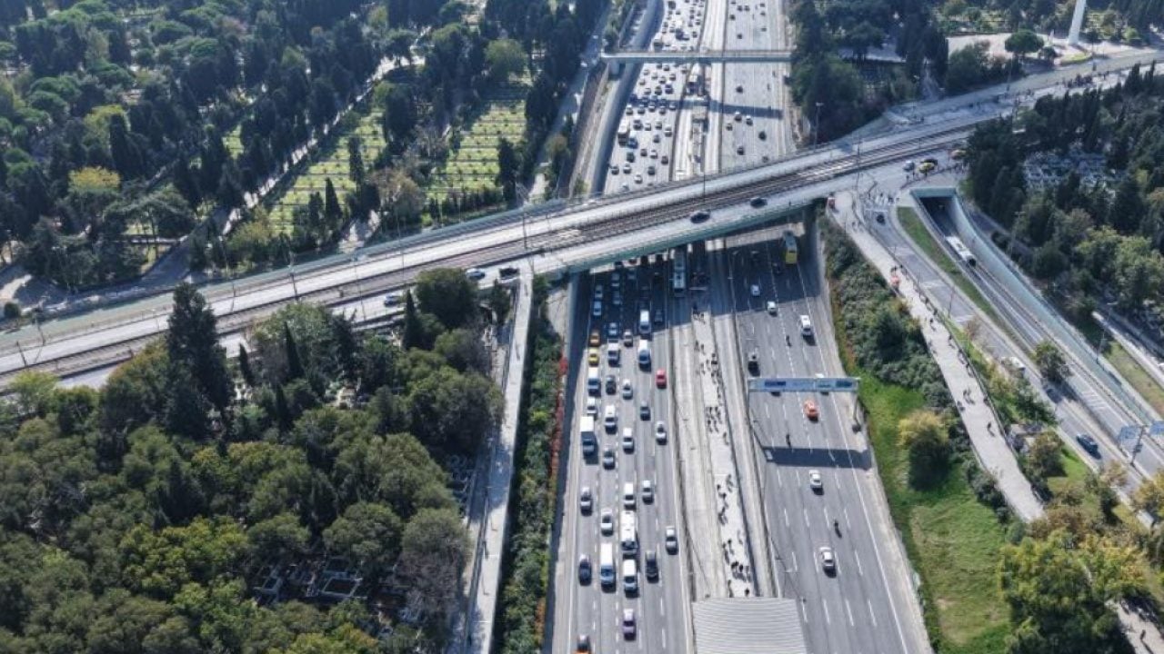 Foto - Geçici dediler ama kalıcı oldu: Edirnekapı Metrobüs durağında İBB çilesi