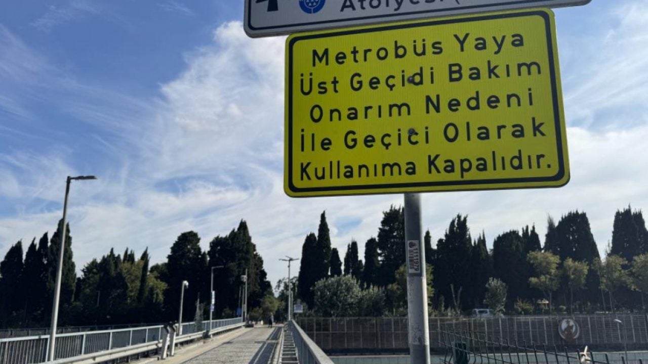 Foto - Geçici dediler ama kalıcı oldu: Edirnekapı Metrobüs durağında İBB çilesi