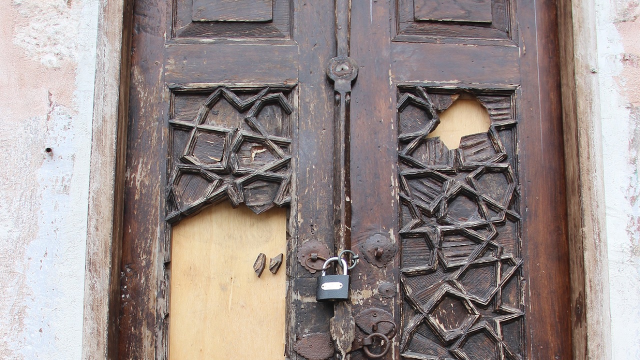 Foto - Geçici olarak demir kapı takılacak! Tarihi mirasa büyük saygısızlık