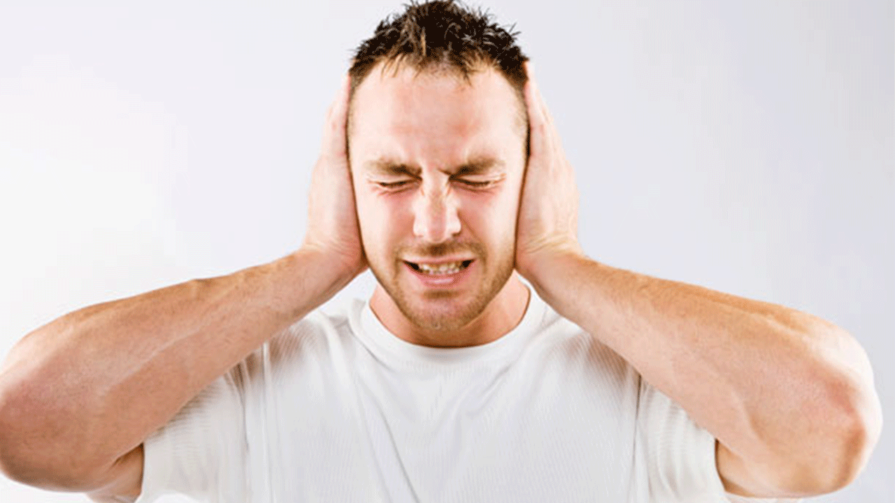 Foto - Geçmeyen kulak ağrısına dikkat! Bu hastalıkların işareti olabilir!