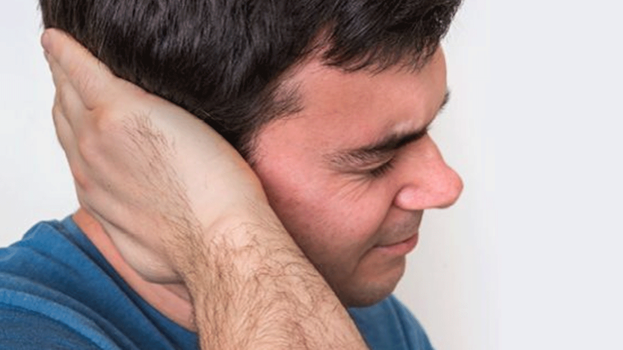 Foto - Geçmeyen kulak ağrısına dikkat! Bu hastalıkların işareti olabilir!