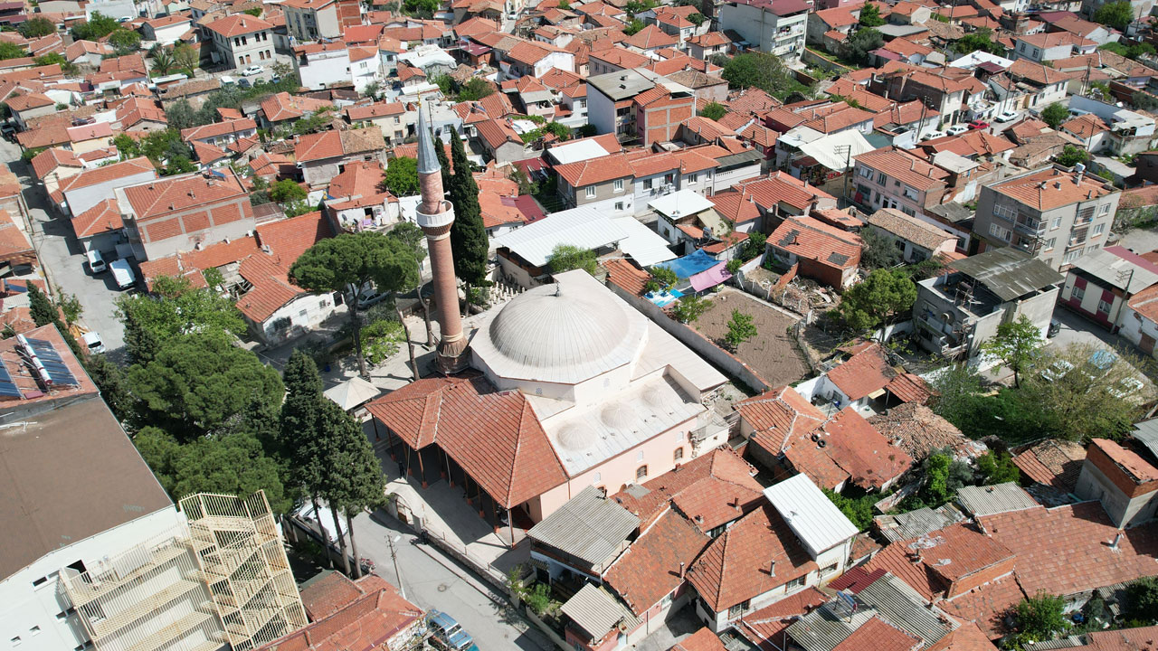 Foto - Geçmiş halen nefes alıyor! Yüzyıllık mezar taşlarında saklı dram