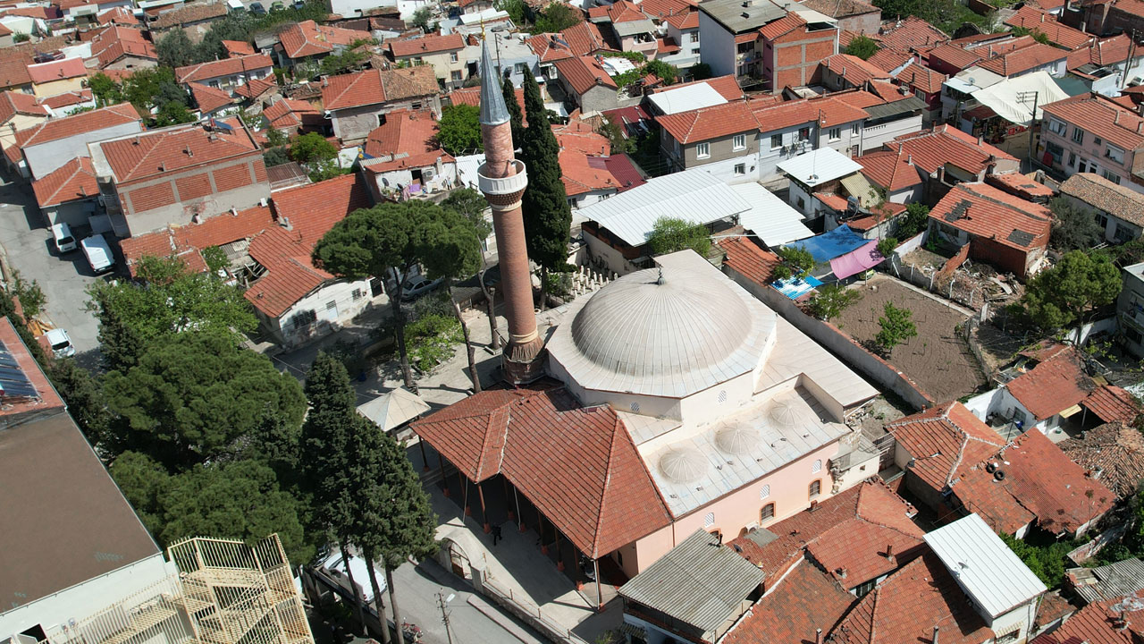 Foto - Geçmiş halen nefes alıyor! Yüzyıllık mezar taşlarında saklı dram