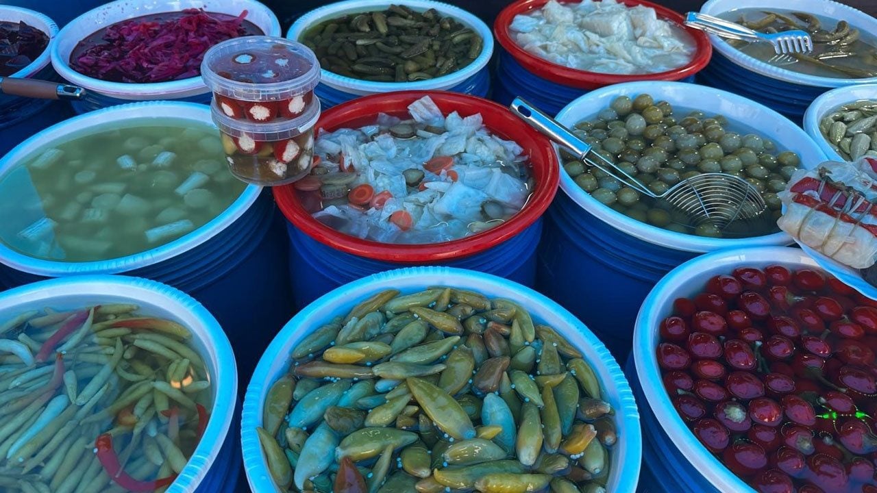 Foto - Gedelek turşusunu çıtır yapan doğal kaynak! Yılda 40 bin ton üretiliyor, sırrı suyunda saklı