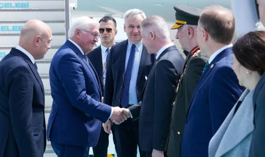 Foto - Gel bakalım Steinmeier! Masada konuşulacak çok konu var