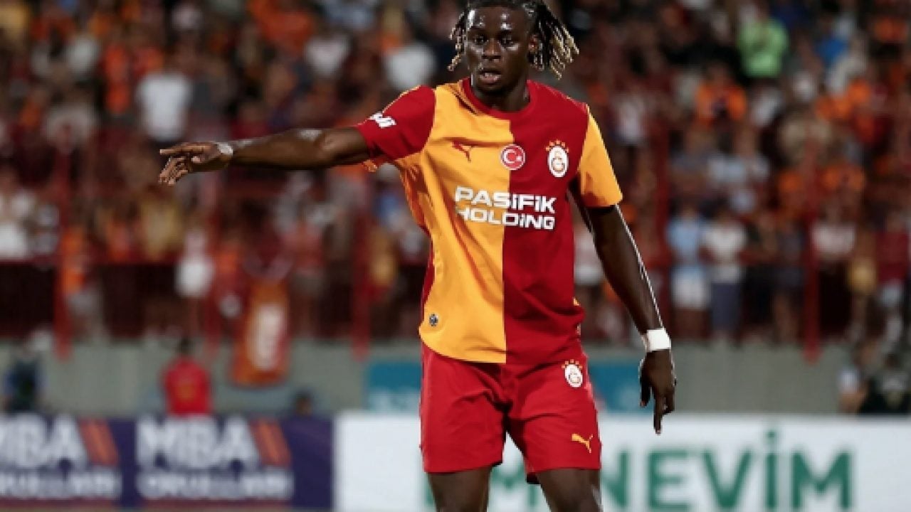 Geldiği gibi gidiyor: Galatasaray'da yeni transfer takımdan ayrılmak istiyor!