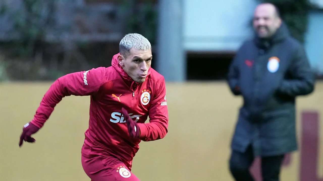 Foto - Gelecek yıl için sinyali verdi! Galatasaray'da Lucas Torreira depremi