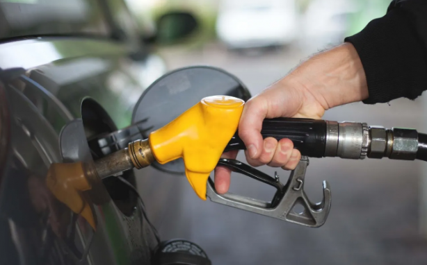 Foto - ÖTV zammı herkesi üzmüştü! Akaryakıt fiyatlarına gelen son indirim araç sahiplerini sevindirmedi