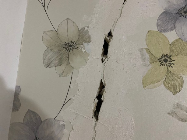 Gelenler bakın neden hemen kaçıyorlar! Aldığı yeni ev adeta kâbusu oldu