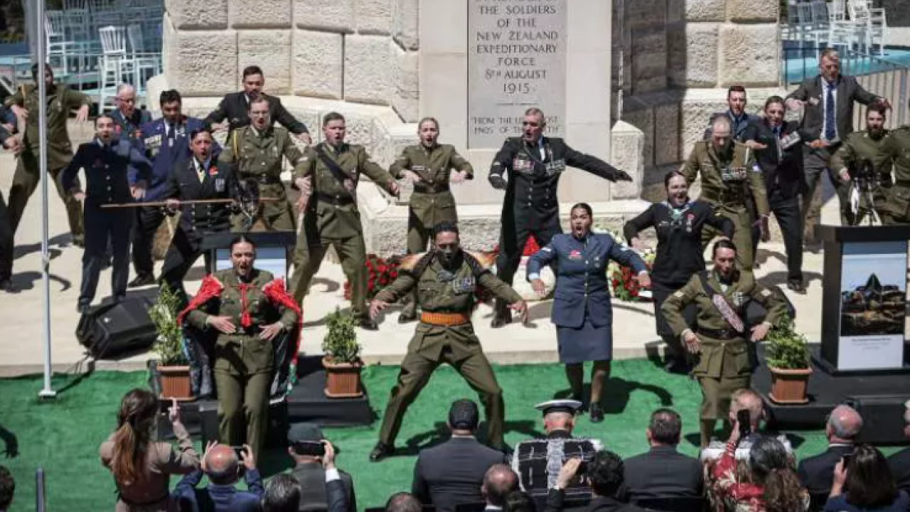 Gelibolu'da ilginç anlar: Haka dansı ile atalarını andılar!