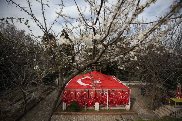Foto - Gelibolu'nun bayraktarı: Bayraklı baba türbesi 