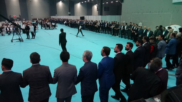 Foto - Gelin ayağa kalkmakta zorlandı! Benzerine az rastlanır düğün: Van Van olalı böyle düğün görmedi