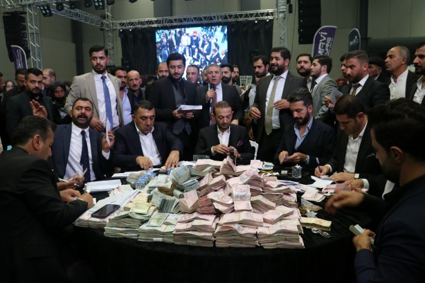 Foto - Gelin ayağa kalkmakta zorlandı! Benzerine az rastlanır düğün: Van Van olalı böyle düğün görmedi