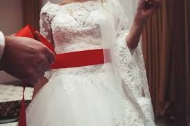 Foto - Geline baba evinden çıkarken neden kırmızı kuşak bağlanır?