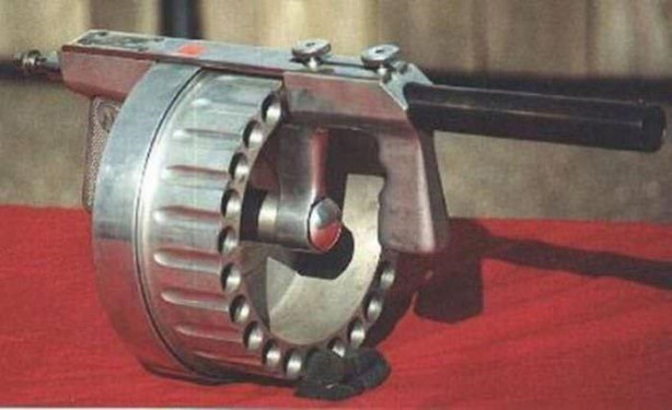 Foto - Gelmiş geçmiş en ilginç silahlar