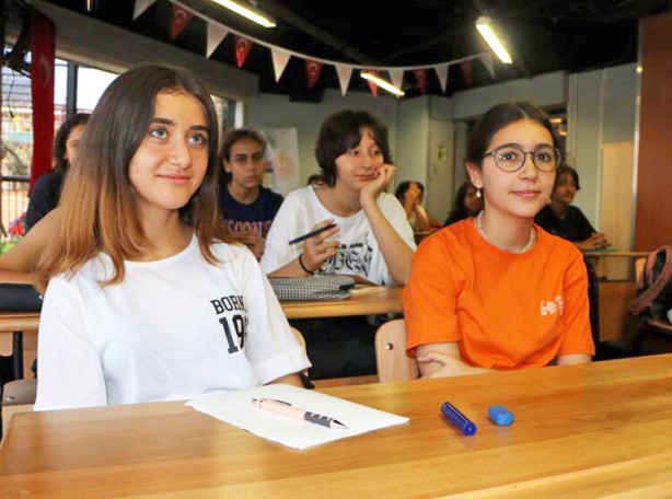 Foto - Gemiden ilginç fotoğraflar haberimizde: O gemide ilk ders başladı
