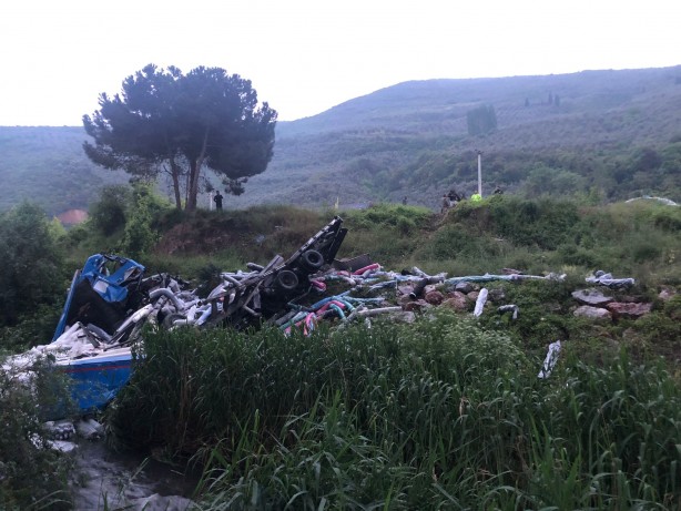 Foto - Gemlik’te ölümlü tır kazası