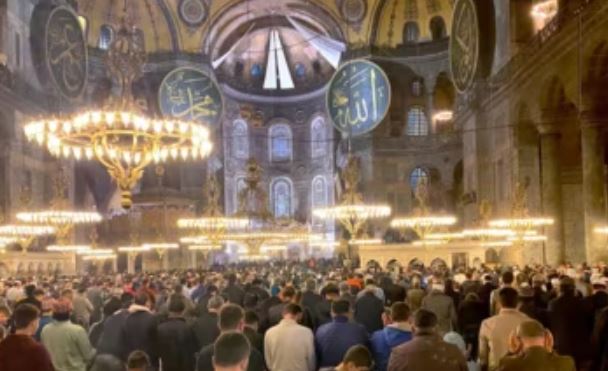 Foto - GENAR yeni araştırmayı paylaştı! Türkiye'nin dindarlık oranı belirlendi!