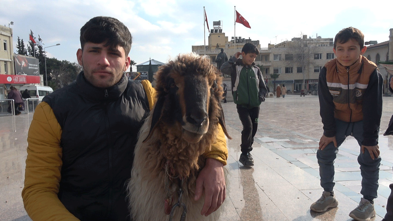 Foto - Genç adam ve en yakın arkadaşı görenleri gülümsetti