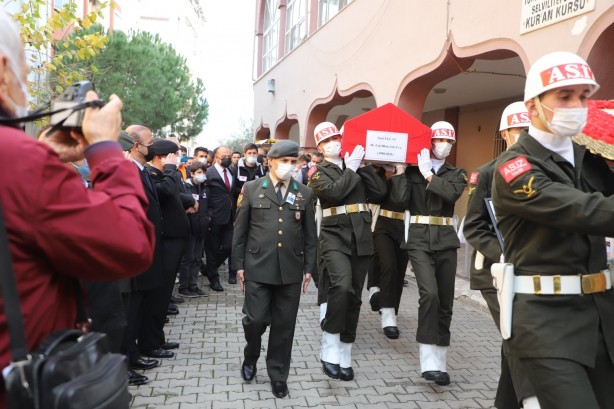 Foto - Genç astsubay memleketi Manisa'da toprağa verildi