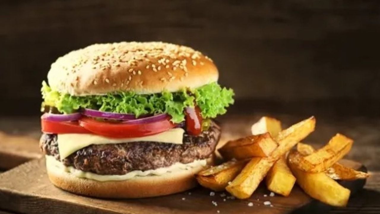 Foto - Genç bilim insanından şaşırtan proje! Hamburger tadında domates tasarlıyor