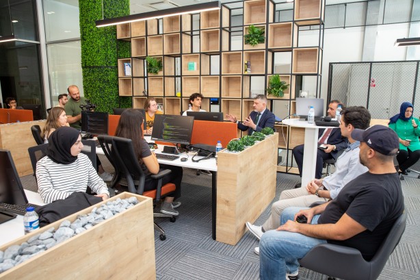 Foto - Genç girişimciler bu merkezde yetişiyor