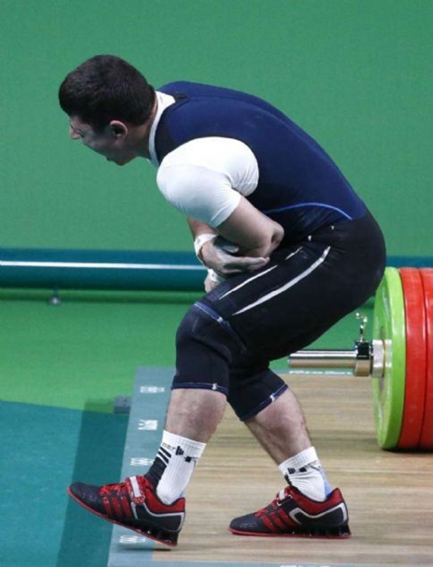 Foto - Genç haltercinin kolu ters döndü