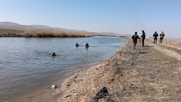 Foto - Genç kız ters kelepçelenerek ensesinden vurulmuştu! Kayıp arkadaşı Kızılırmak'ta aranıyor