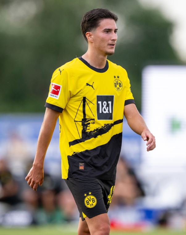 Foto - Genç yıldız Galatasaray'a imzayı attı