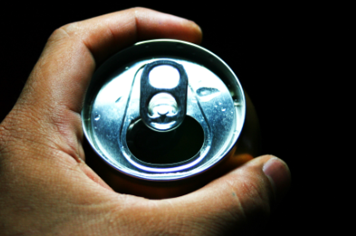 Foto - Gençler deli gibi içiyordu! O içecek insanları sessiz sedasız teker teker öldürüyor