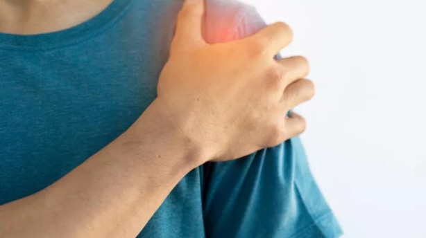 Gençlerde omuz çıkığı daha zor iyileşiyor