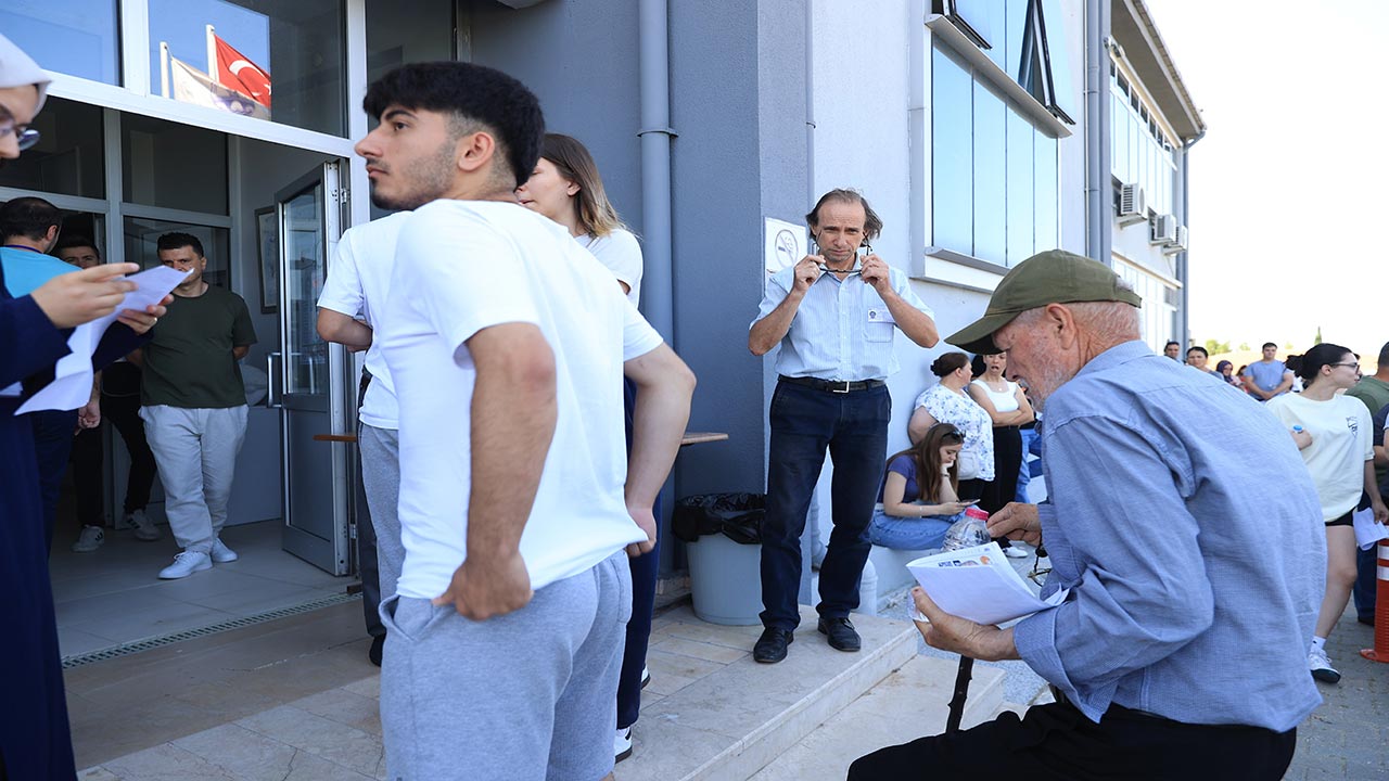 Foto - Gençlere taş çıkarttı! 81 yaşındaki Şevki Kılıç 8. kez YKS'ye girdi