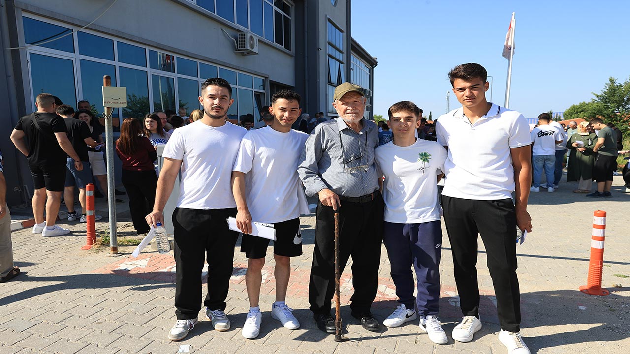 Foto - Gençlere taş çıkarttı! 81 yaşındaki Şevki Kılıç 8. kez YKS'ye girdi