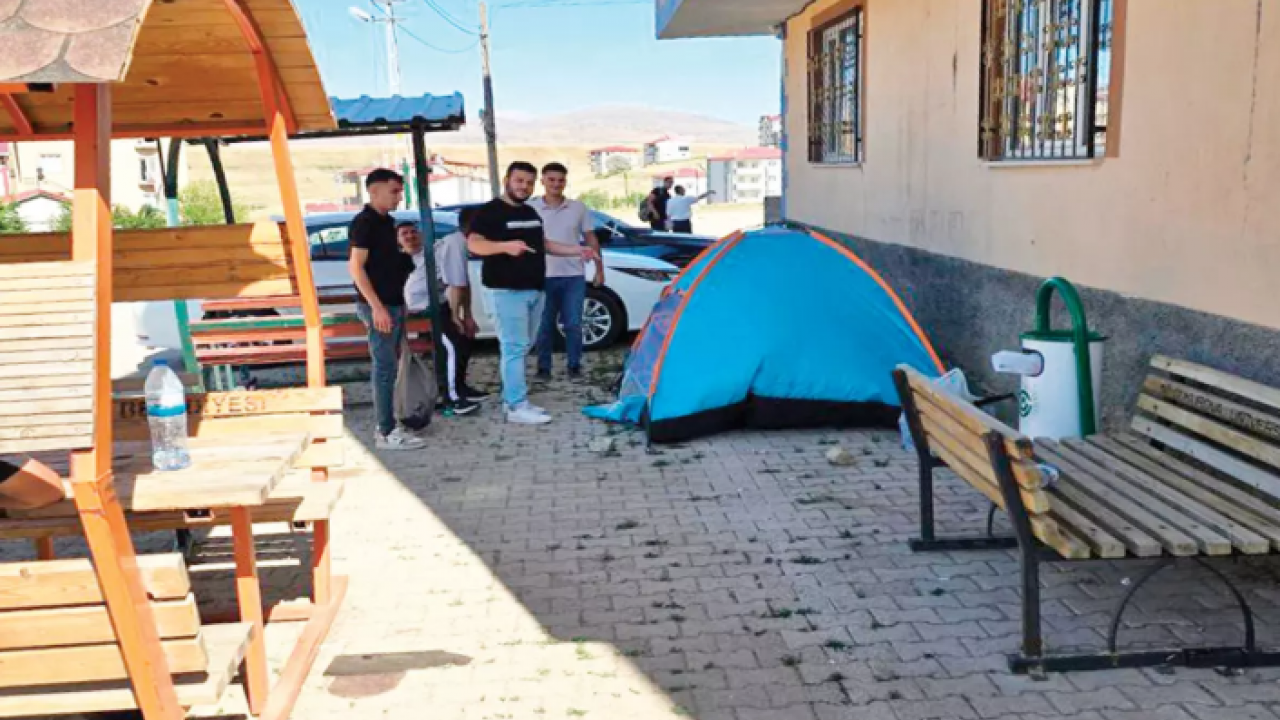 Gençleri en çok istismar edenler de onlar! CHP’li belediye sokağa attı imam sahip çıktı