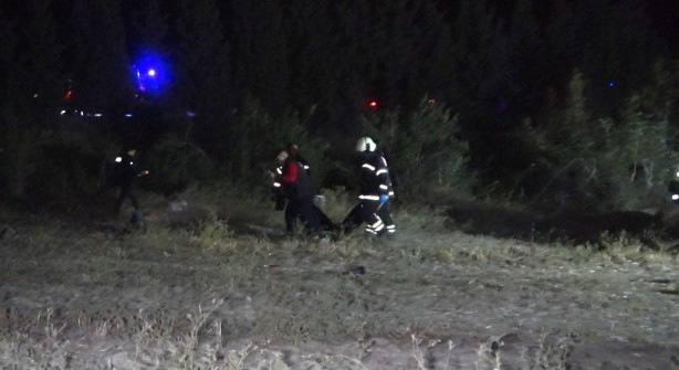 Foto - Gençlerin gece gezintisi faciayla noktalandı: 2 ölü, 1 ağır yaralı