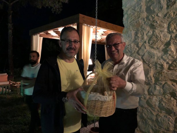 Foto - Gençlerle buluşan Gençlik ve Spor Bakanı, kamp yerini ziyaret etti