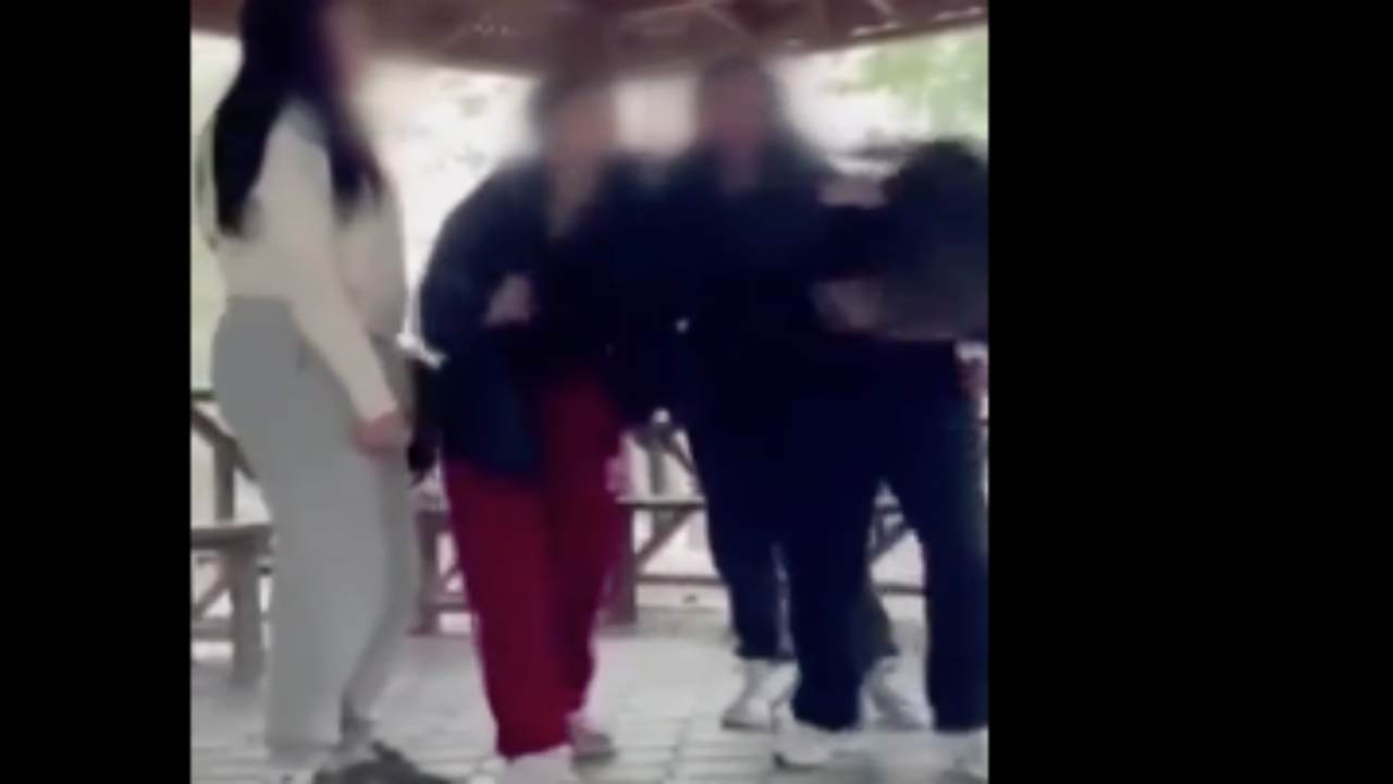 Foto - "Gençlik nereye gidiyor?" dedirten bir görüntü daha! Gerçekten, mideniz bulanacak