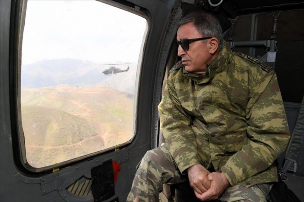 Genelkurmay Başkanı Akar, Hakkari'de incelemelerde bulundu