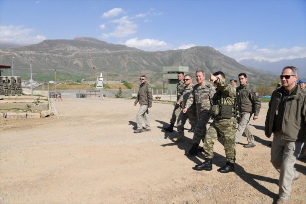 Foto - Genelkurmay Başkanı Akar, Hakkari'de incelemelerde bulundu