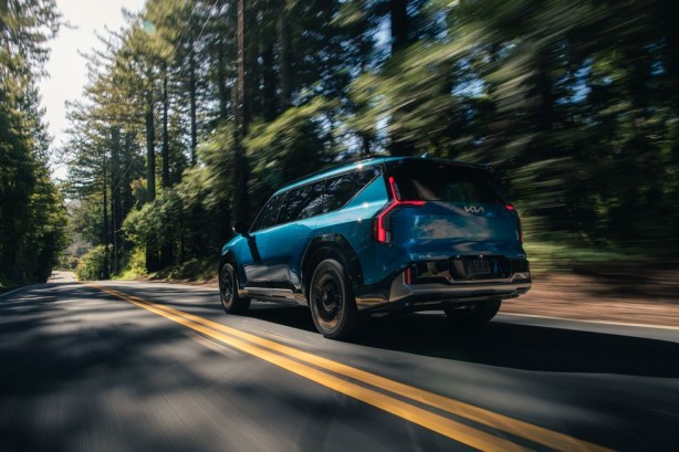 Foto - Geniş ailelere müjde! Kia EV9 Türkiye’ye ezberleri bozmaya geldi! Otomobilin göz alıcı tasarımı ise bir Türk’e ait! Bu devasa aracın fiyatı ne kadar?